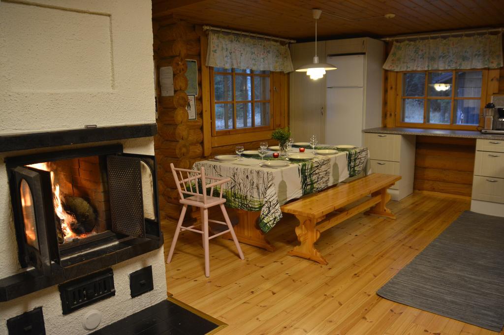 Lomapesae Cottages Pertunmaa ห้อง รูปภาพ